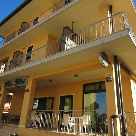 Pino Hotel ジッツェリーア エクステリア 写真