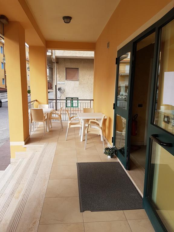 Pino Hotel ジッツェリーア エクステリア 写真