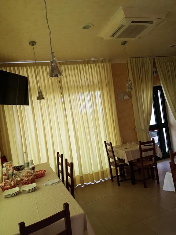 Pino Hotel ジッツェリーア エクステリア 写真