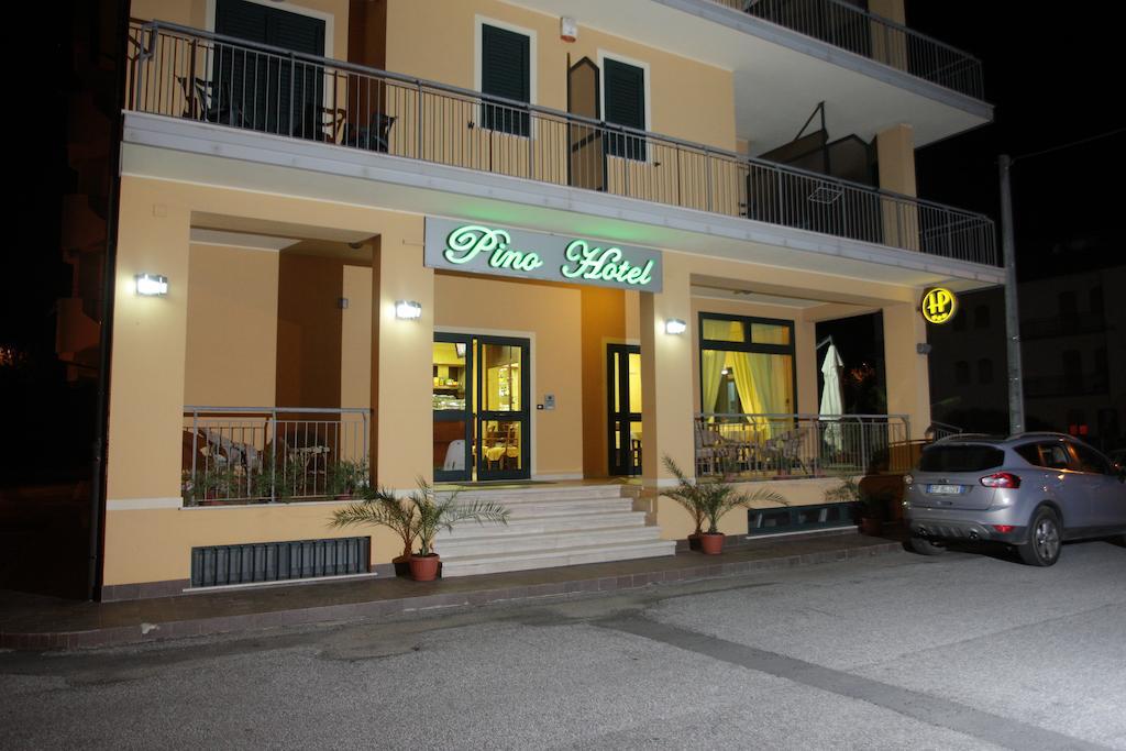 Pino Hotel ジッツェリーア エクステリア 写真