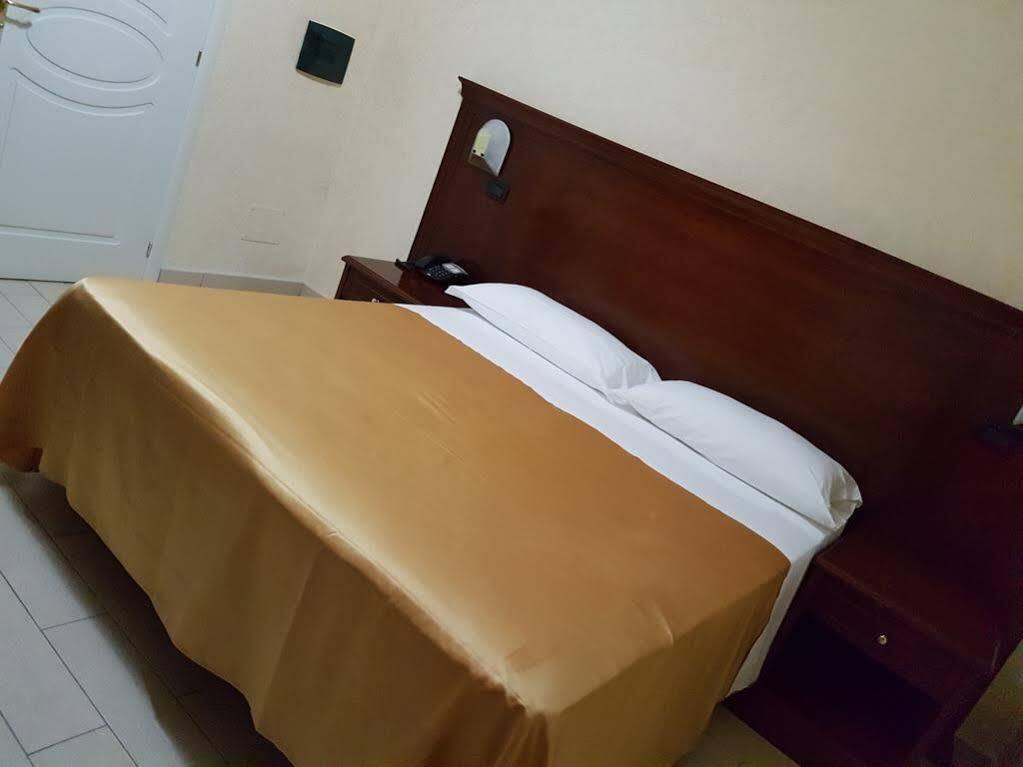 Pino Hotel ジッツェリーア エクステリア 写真